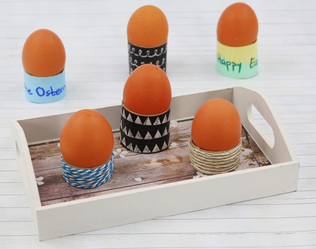 DIY Eierbecher aus Klorollen basteln - schnelle DIY Upcycling Idee, DIY Idee für Ostern, Eierbecher selber machen