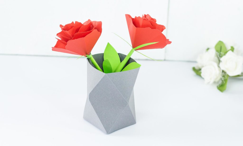 DIY Origami Vase aus Papier basteln - tolle Alternative zu herkömmlichen Vasen