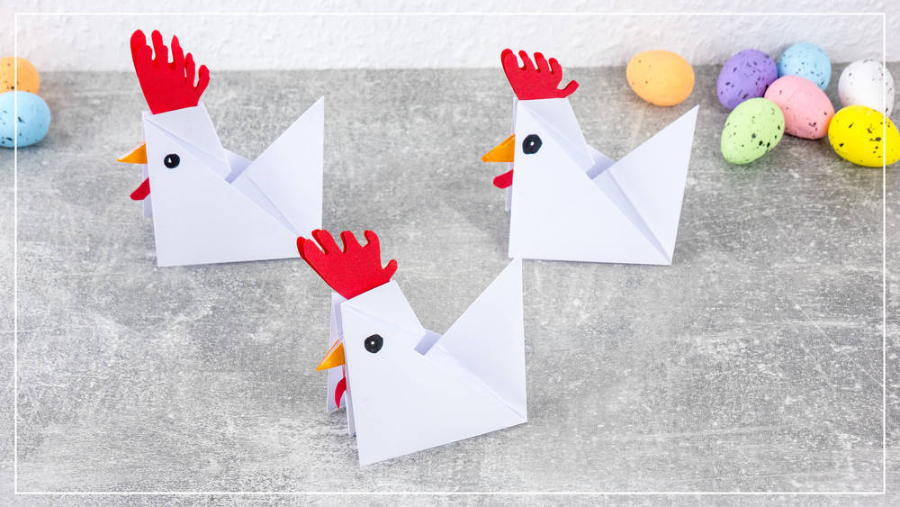 Huhn aus Papier gebastelt
